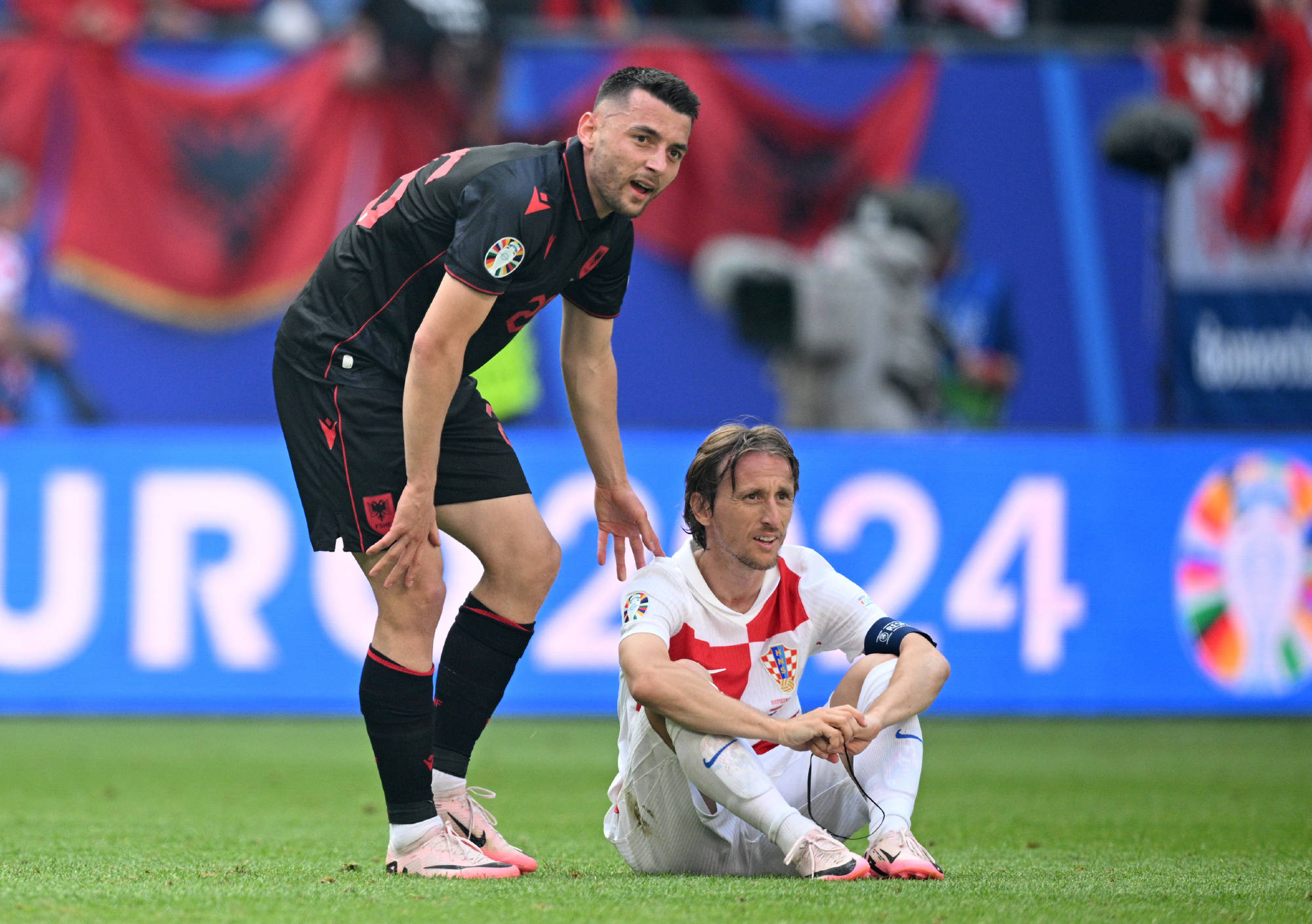 关于英格兰豪取胜利，点燃欧洲杯希望之火的信息