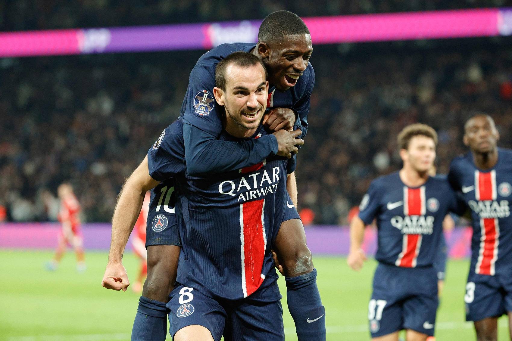 半岛体育app-关于巴黎圣日耳曼碾压对手，稳居榜首的信息