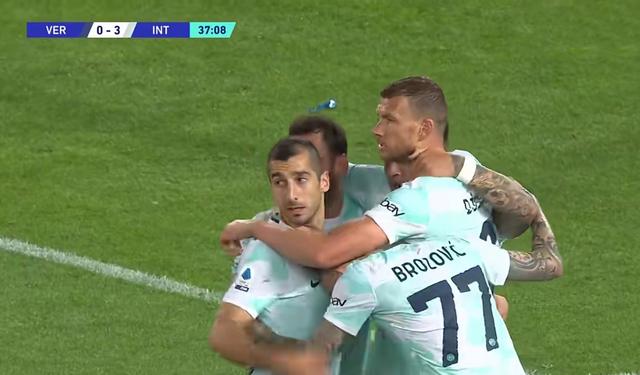 包含蓝黑军团突破对手防线,豪取胜利领先积分榜的词条 包含蓝黑军团突破对手防线,豪取胜利领先积分榜的词条