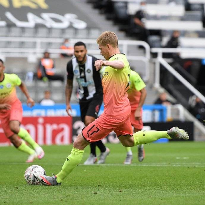 马赛后防线严密封堵对手破门路线 马赛后防线严密封堵对手破门路线