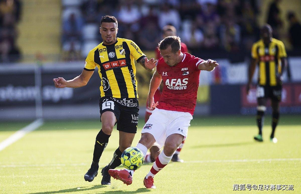 包含高潮迭起的足球比赛，球迷期待异常的词条