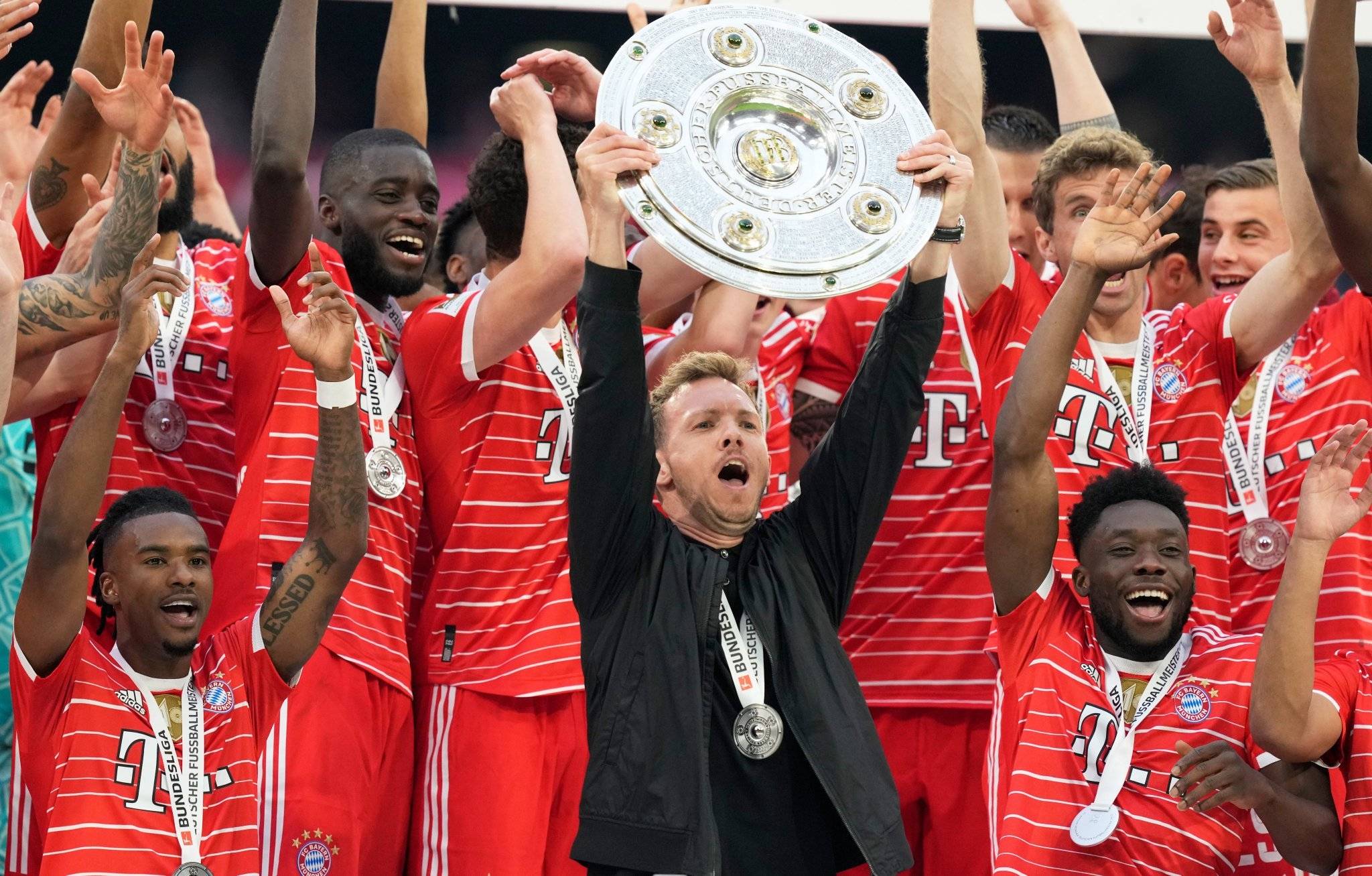 半岛体育app-汉堡队在德甲比赛中展现出色实力