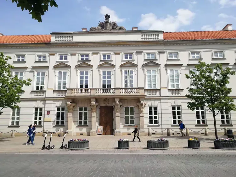 半岛体育直播-捷克后卫在华沙开设足球训练营