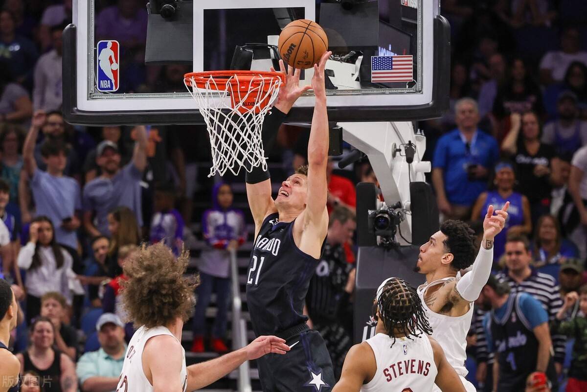 半岛体育网站-包含热火大胜篮网，整体发挥稳扎东部前八席位的词条