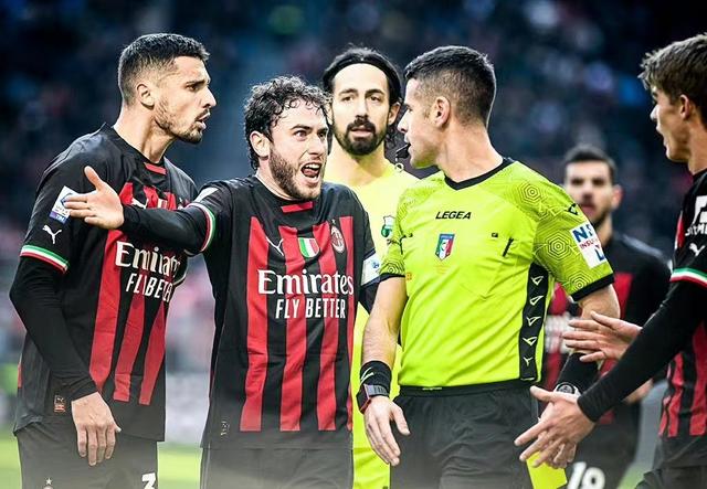 AC米兰0-2不敌萨索洛，伊布再次沉默梅开二度的简单介绍