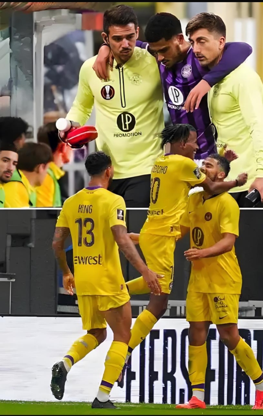 包含图卢兹队在主场比赛中力克对手，胜利在望的词条