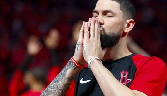 半岛体育vip注册-火箭主教练迎来50岁生日，球员们集体为其庆祝的简单介绍